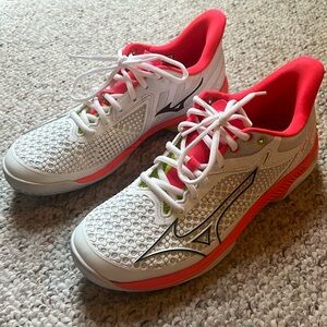 Mizuno tennis court shoes